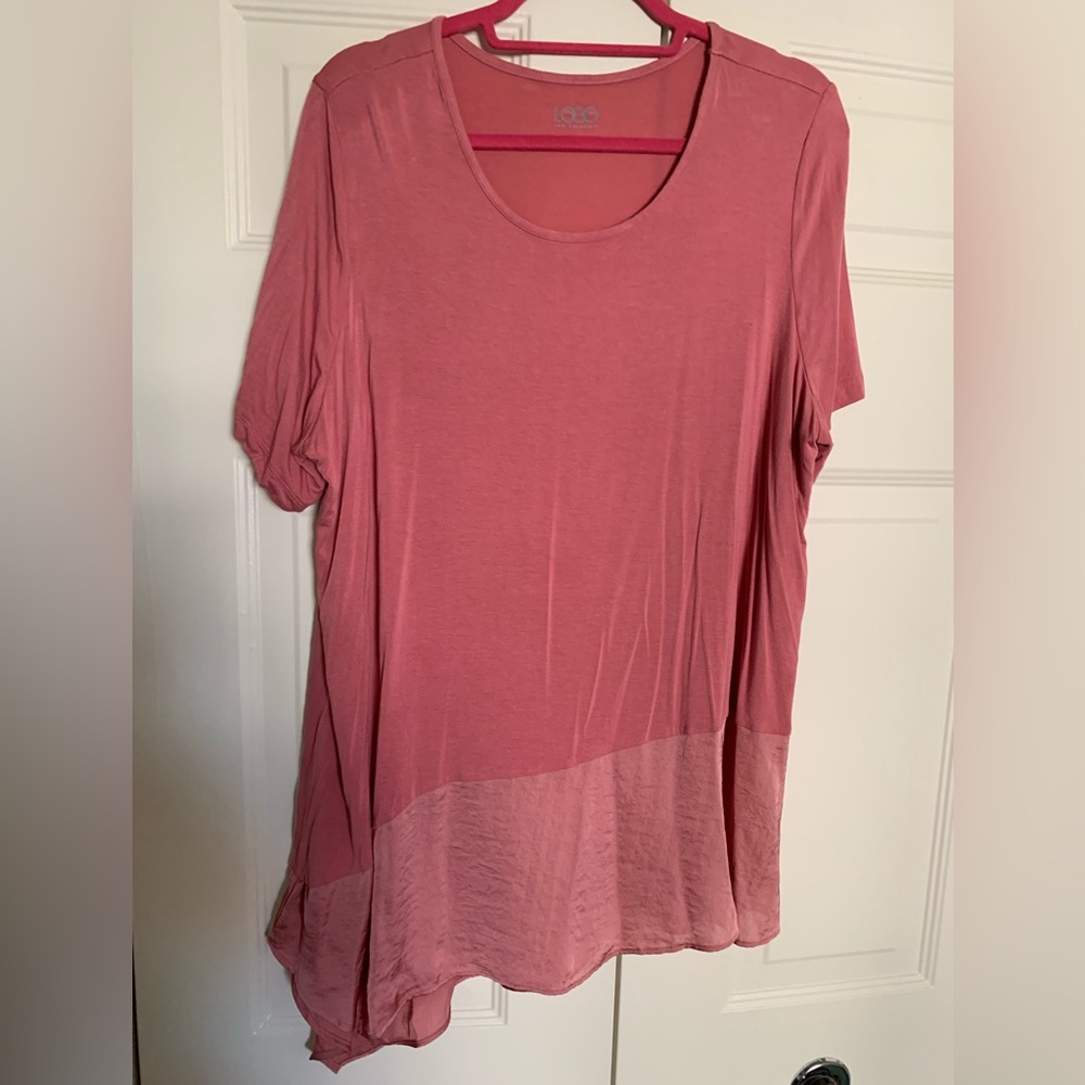 Asymmetrical LOGO Lori Goldstein Top